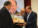 گزارش تصویری از اهداء جوایز  در همایش تجلیل از پرفسور علی اکبر جلالی چهره ماندگار شهرستان شاهرود 